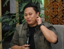 Dianggap Mampu Menyelesaikan Semua Persoalan: Mas Azam Sebut Huruf ‘N’ di Kata Dewan Hilang Menjadi Dewa Ketika Turun Kemasyarakat