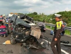 Mobil Anggota DPR RI Hancur di Tol Paspro, Dua Penumpang Tewas