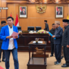 Paripurna DPRD Sidoarjo Mendadak Tegang, PMII Demo Tolak Pengesahan P-APBD 2026