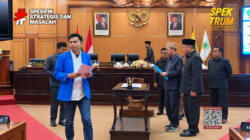 Paripurna DPRD Sidoarjo Mendadak Tegang, PMII Demo Tolak Pengesahan P-APBD 2026